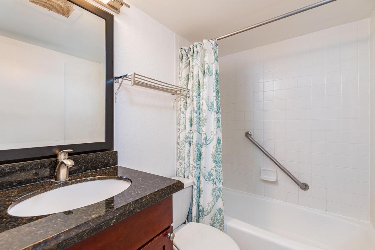 The Blue Lagoon Apartment